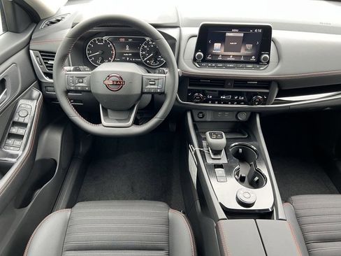 Used 2026 Nissan Rogue SV image 31