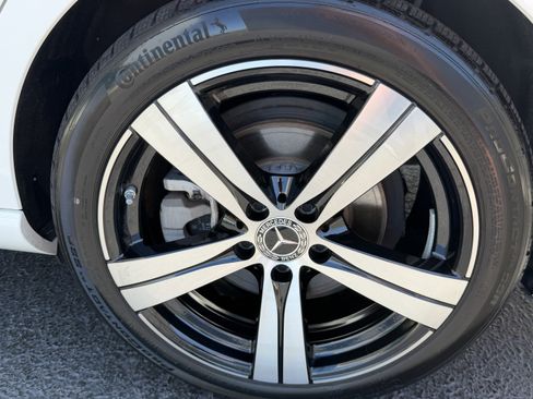 Used 2024 Mercedes-Benz C 300 4MATIC Sedan image 10