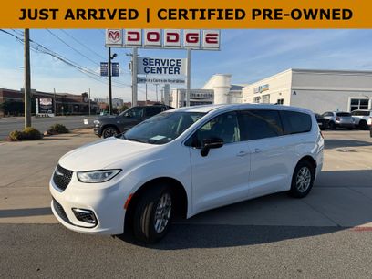 Certified 2025 Chrysler Pacifica Select