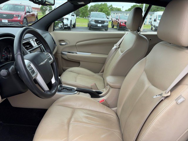 Used 2013 Chrysler 200 Limited FWD image 9