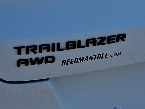 Used 2023 Chevrolet TrailBlazer RS w/ Sun and Liftgate Package AWD/4WD image 34