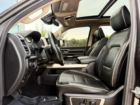 Used 2019 RAM 1500 Laramie AWD/4WD image 17
