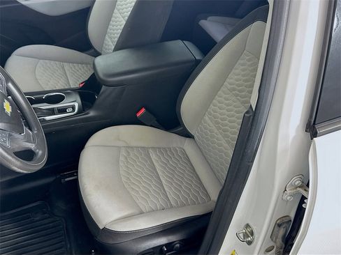 Used 2019 Chevrolet Equinox LS image 18