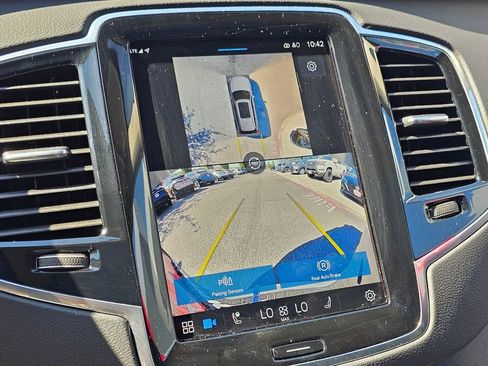 Used 2025 Volvo XC90 T8 Ultra w/ Protection Package image 27