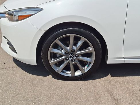 Used 2018 MAZDA MAZDA3 Touring FWD image 10
