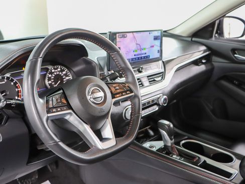 Used 2024 Nissan Altima 2.5 SR w/ SR Premium Package image 23