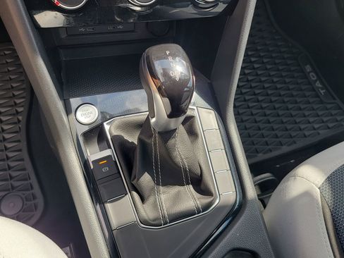 Certified 2025 Volkswagen Taos S FWD image 25