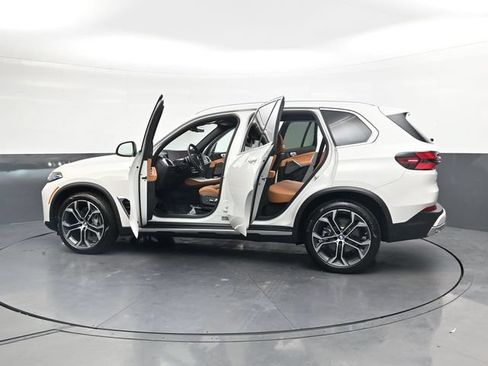 Used 2026 BMW X5 xDrive40i w/ Premium Package AWD/4WD image 41