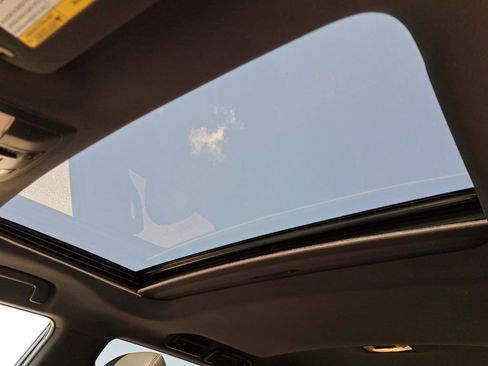 Used 2022 Lexus GX 460 Premium w/ Premium Package image 18