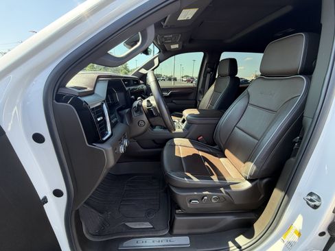 Used 2024 GMC Sierra 1500 Denali AWD/4WD image 9
