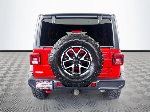 Used 2025 Jeep Wrangler Unlimited Rubicon AWD/4WD image 6