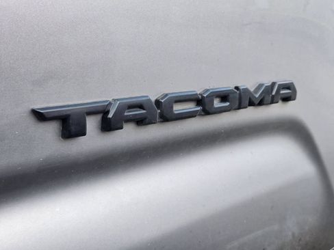 Used 2021 Toyota Tacoma TRD Sport w/ Technology Package RWD image 7