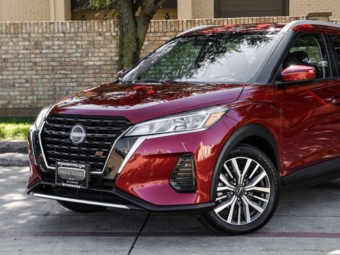 Used 2024 Nissan Kicks SV image 12