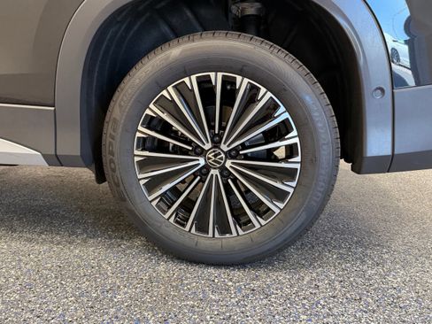 New 2026 Volkswagen Tiguan S AWD/4WD image 12