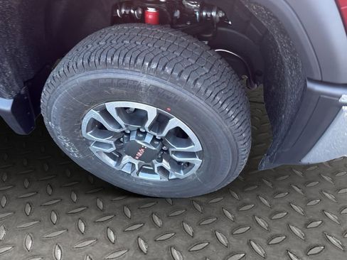 New 2026 GMC Sierra 2500 SLT w/ SLT Convenience Package image 24