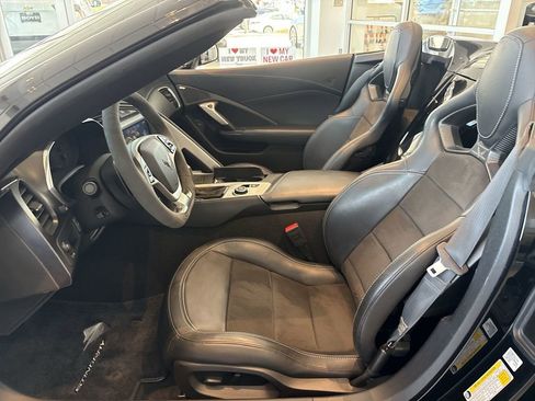 Used 2019 Chevrolet Corvette Stingray Convertible w/ 1LT RWD image 20