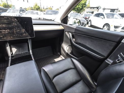 Used 2021 Tesla Model Y Long Range AWD/4WD image 18