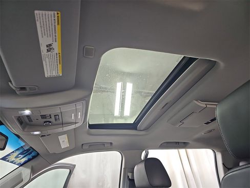 Used 2019 Chevrolet Suburban LT image 34