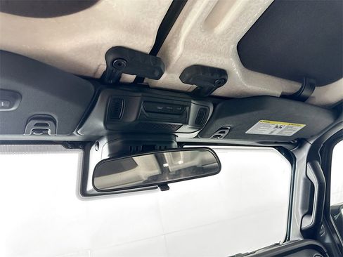 Used 2024 Jeep Gladiator Rubicon w/ Convenience Group image 32