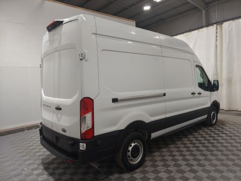 Used 2024 Ford Transit 250 148 High Roof RWD image 3