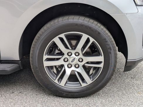 Used 2024 Ford Expedition Limited AWD/4WD image 12