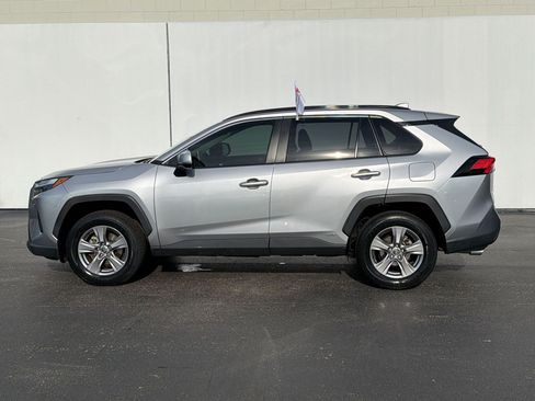 Used 2023 Toyota RAV4 LE AWD/4WD image 2