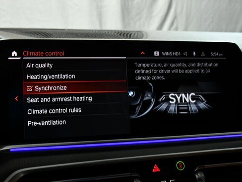 Used 2023 BMW X6 xDrive40i w/ M Sport Package image 31