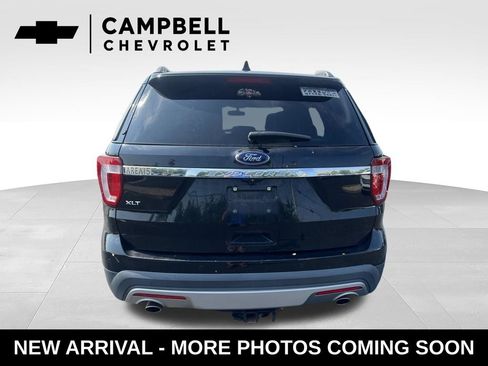 Used 2017 Ford Explorer XLT w/ Equipment Group 202A FWD image 4