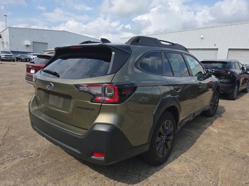 Used 2025 Subaru Outback Onyx Edition AWD/4WD image 9