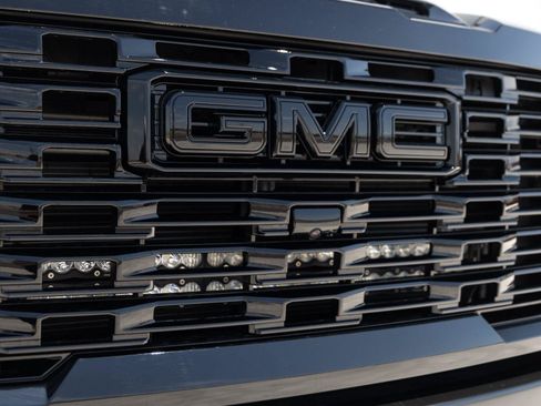 Used 2024 GMC Sierra 3500 Denali Ultimate AWD/4WD image 31