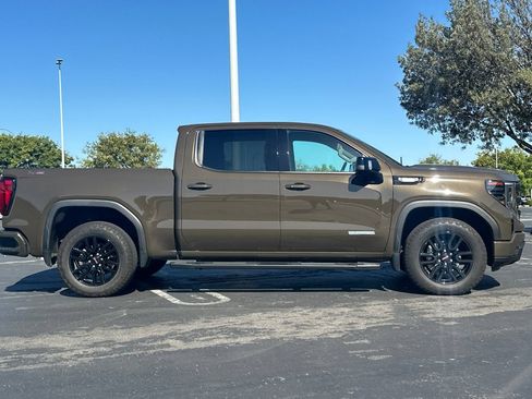 Used 2024 GMC Sierra 1500 Elevation w/ Elevation Premium Package AWD/4WD image 3
