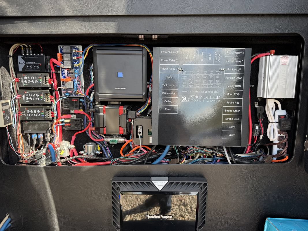 Used 2019 Mercedes-Benz Sprinter 170 w/ Exterior Lighting Package image 12
