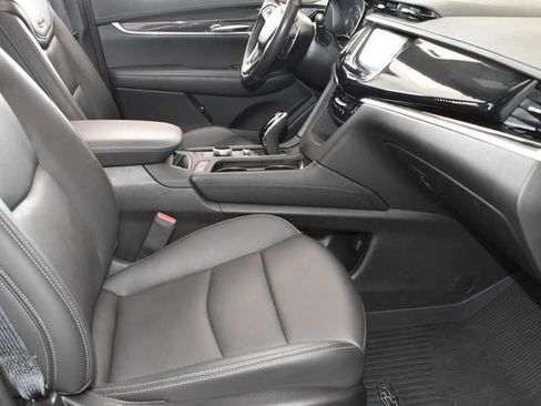 Used 2024 Cadillac XT6 Sport w/ Technology Package AWD/4WD image 10