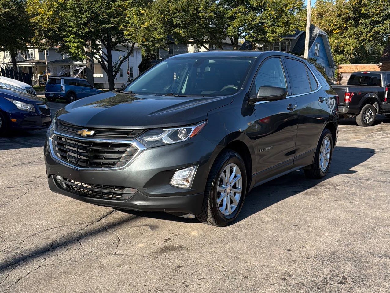 Used 2019 Chevrolet Equinox LT FWD image 2