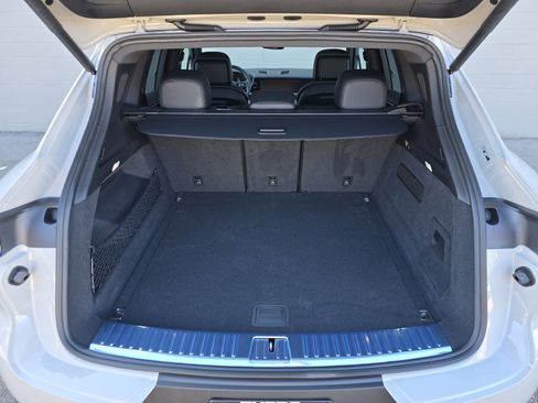 New 2026 Porsche Cayenne image 15