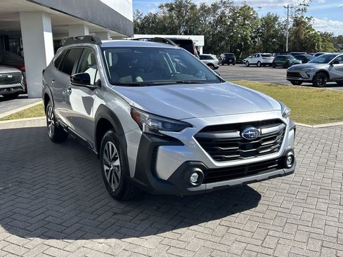 Used 2025 Subaru Outback Premium w/ Popular Package #1A image 7