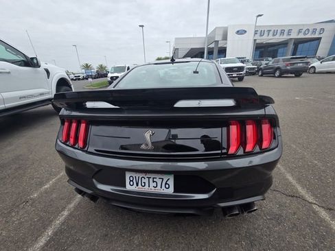 Used 2020 Ford Mustang Shelby GT500 w/ Technology Package RWD image 4
