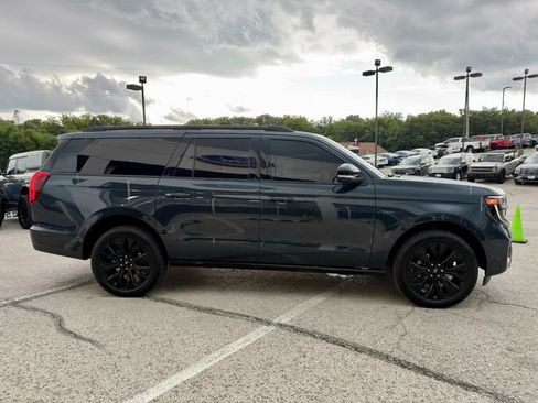 Used 2025 Ford Expedition Max Platinum w/ Stealth Appearance Package AWD/4WD image 8