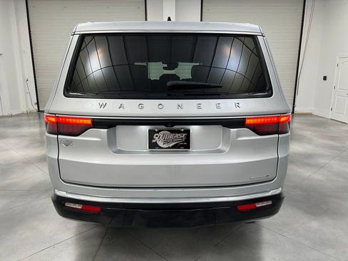 Used 2024 Jeep Wagoneer Series II w/ Flexible Seating Group AWD/4WD image 8