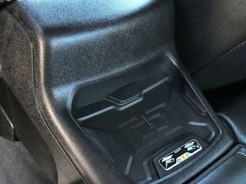 Used 2017 Chevrolet Camaro SS RWD image 33