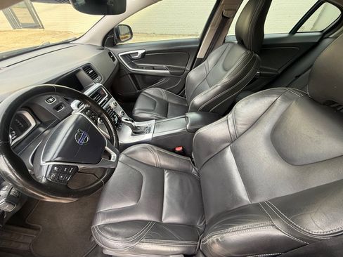 Used 2018 Volvo S60 T5 Dynamic w/ Vision Package FWD image 12
