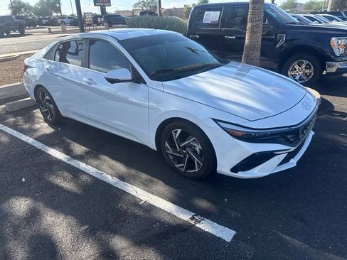 Used 2024 Hyundai Elantra Limited FWD image 9