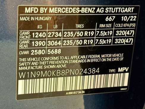 Used 2023 Mercedes-Benz EQB 300 4MATIC image 29