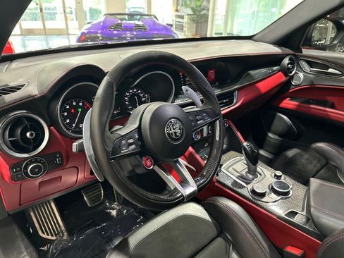 Used 2018 Alfa Romeo Stelvio Quadrifoglio w/ Driver Assist Dynamic Package AWD/4WD image 40