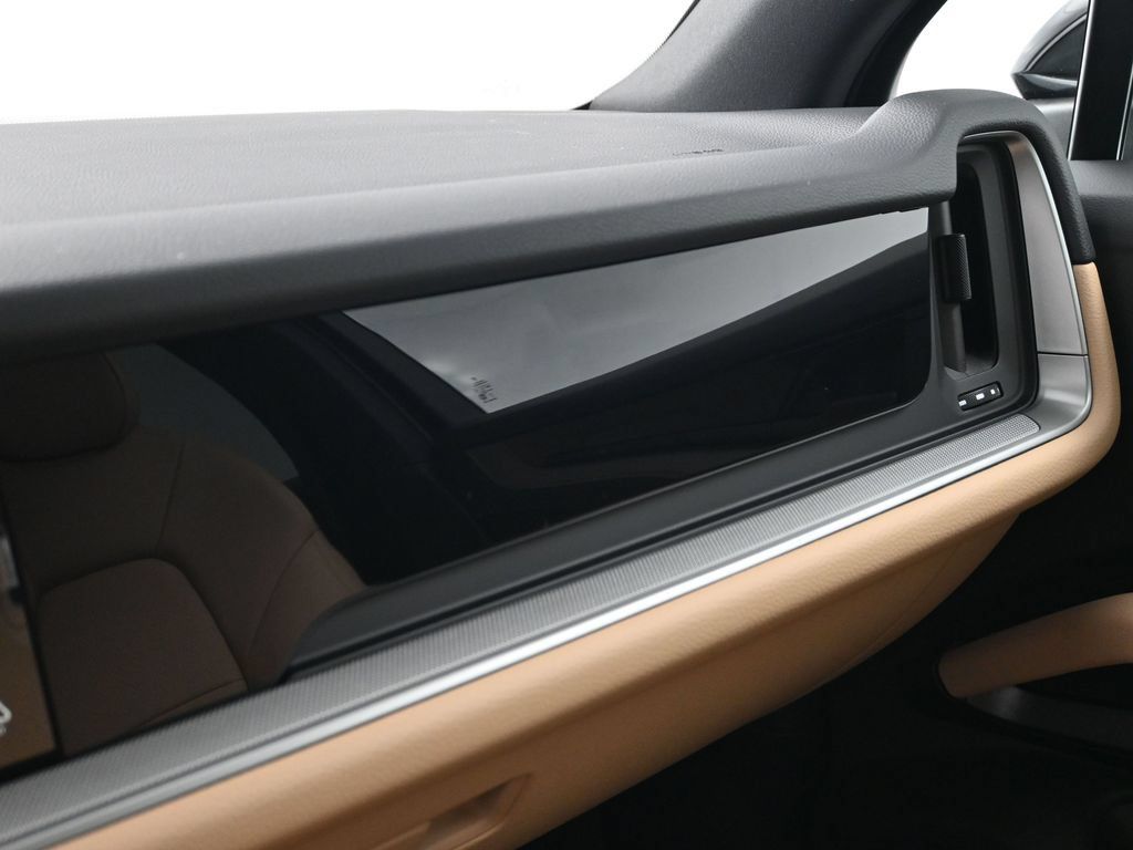 Certified 2026 Porsche Cayenne AWD/4WD image 22