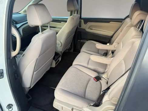 Used 2019 Honda Odyssey EX image 17