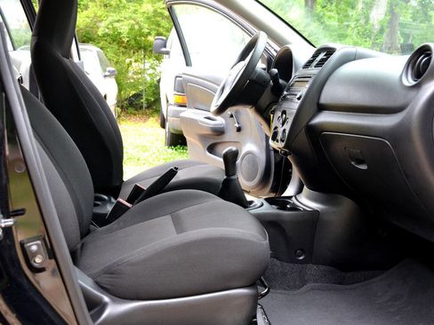 Used 2015 Nissan Versa S image 10