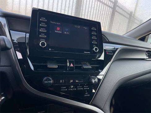 Used 2021 Toyota Camry SE image 13