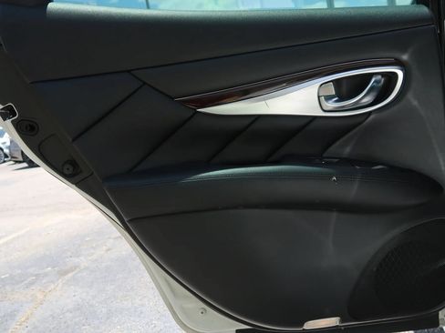 Used 2019 INFINITI Q70 Luxe w/ Sport Package RWD image 48