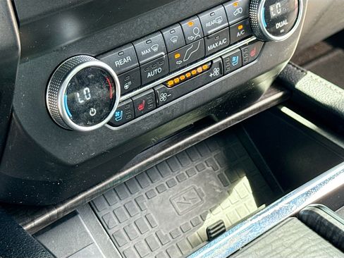 Used 2020 Ford Expedition Limited w/ Equipment Group 302A AWD/4WD image 11